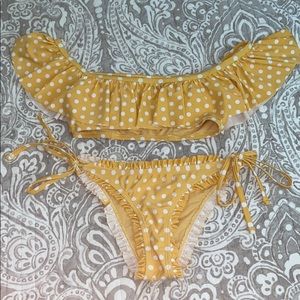 Yellow polka dot bikini set 💛